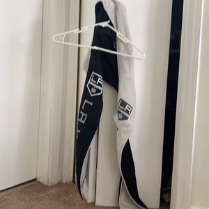 LA kings hood/scarf